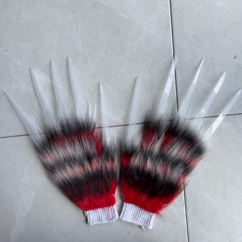 Kuku Rangda putih Kombinasi Bulu Merah Abu kuku putih