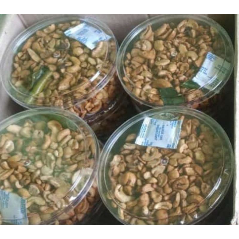

Kacang Mente by BananaBoy kemasan toples 250gr