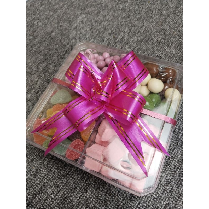 

Hampers Coklat 4 Sekat Delfi mix Legie