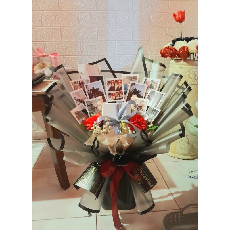 buket foto polaroid besar