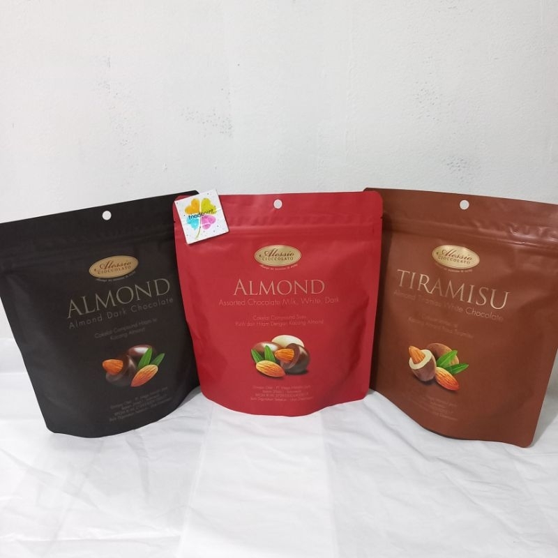 

foodpoint # Coklat Alessio Tiramisu Almond Chocolate Pouch 180gr