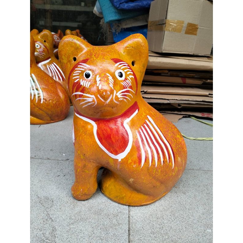 celengan kucing tanah liat