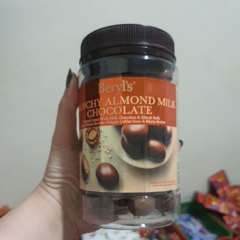 

Beryls crunchy almond milk chocolate 340gr