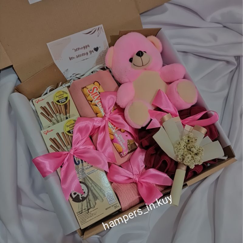 

Hampers Gift Box Cewek Kado Ulang Tahun Wisuda Anniversary Valentine Lebaran Birthday Graduation