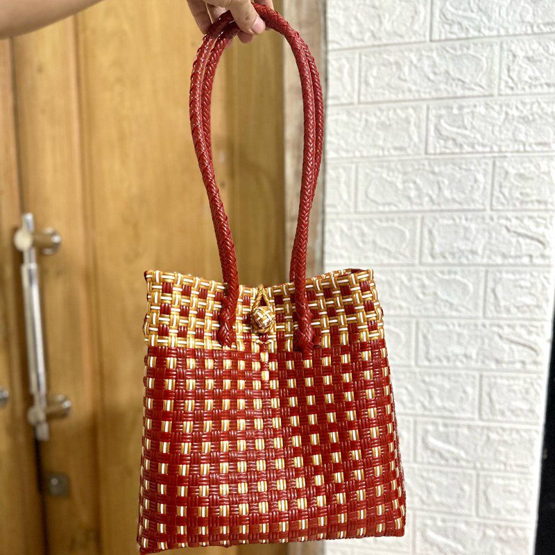 Tas Anyaman Plasti Jali Premium MAROON GOLD Tas Kekinian