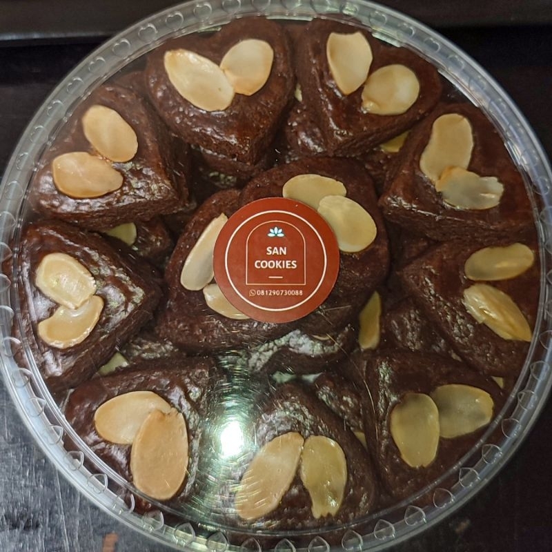 

Choco Almond / Kue kering coklat almond lumer