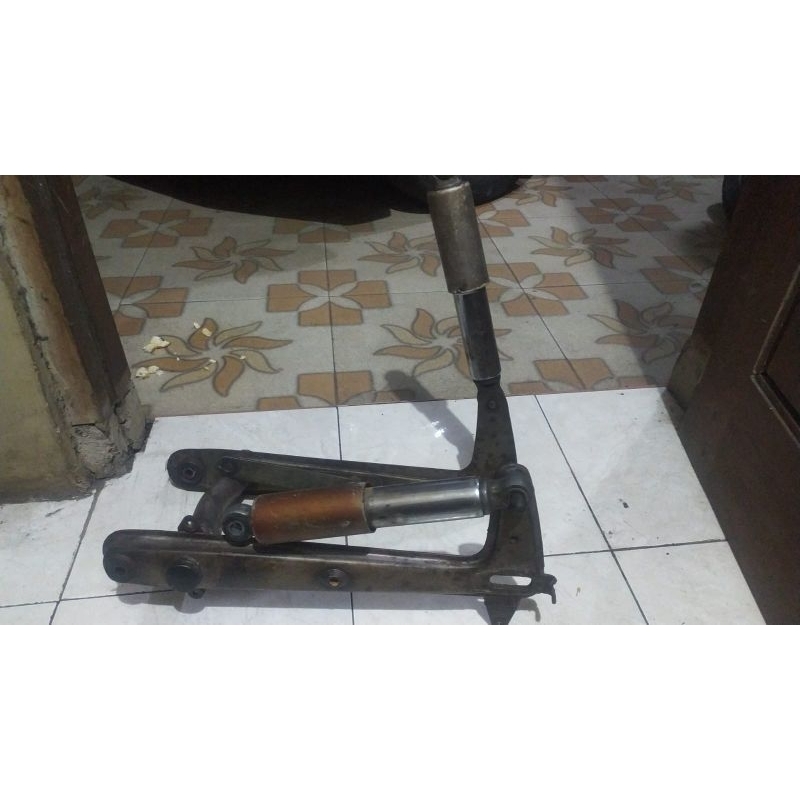 swing arm Honda c50/c70/c700