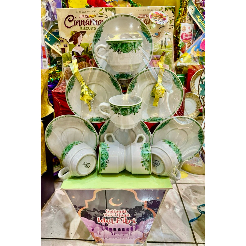 

PARCEL HAMPERS IDUL FITRI LEBARAN TEA SET MIX SNACK