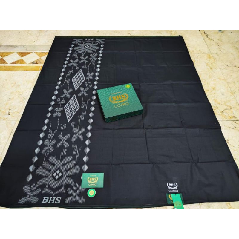 Sarung BHS Cosmo hitam putih