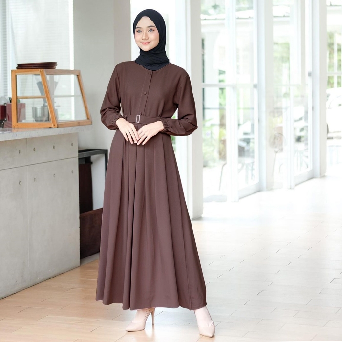 Gamis Monna Dress Sandira Belt Busui Friendly Syar'i Muslimah Jumbo Terbaru Shakila Premium Gamis Polos-CHOCO