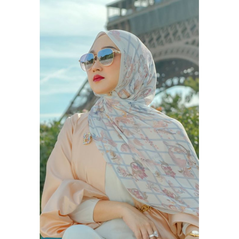Buttonscarves x Dian Pelangi : Autograph Shawl - Blanc