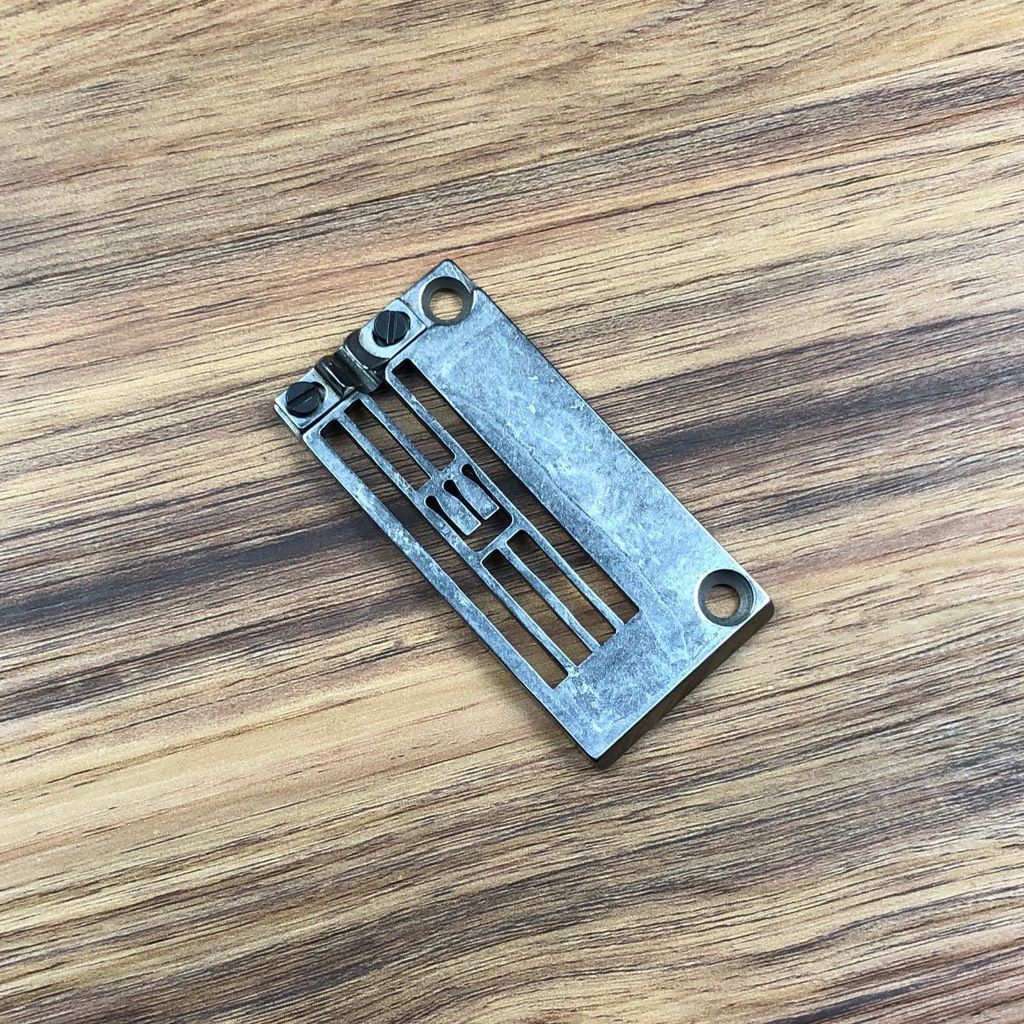 Needle Plate Mesin Overdeck Kam Yamato VF2500 Y94801