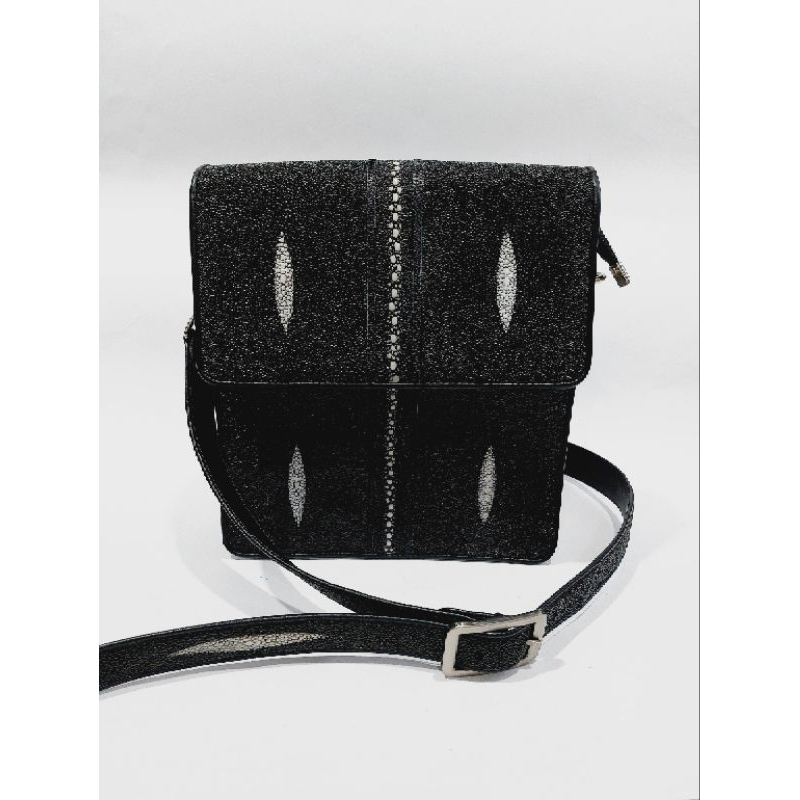 Tas Pria Kulit Ikan Pari