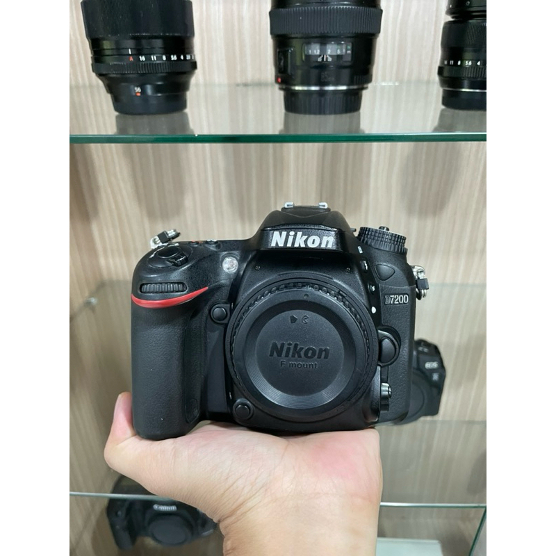 NIKON D7200 // KAMERA NIKON D7200 BO (MULUS)