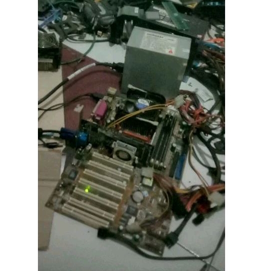 SEPAKET MOBO SOKET 478 PENTIUM 4 RAM DDR1 1GB