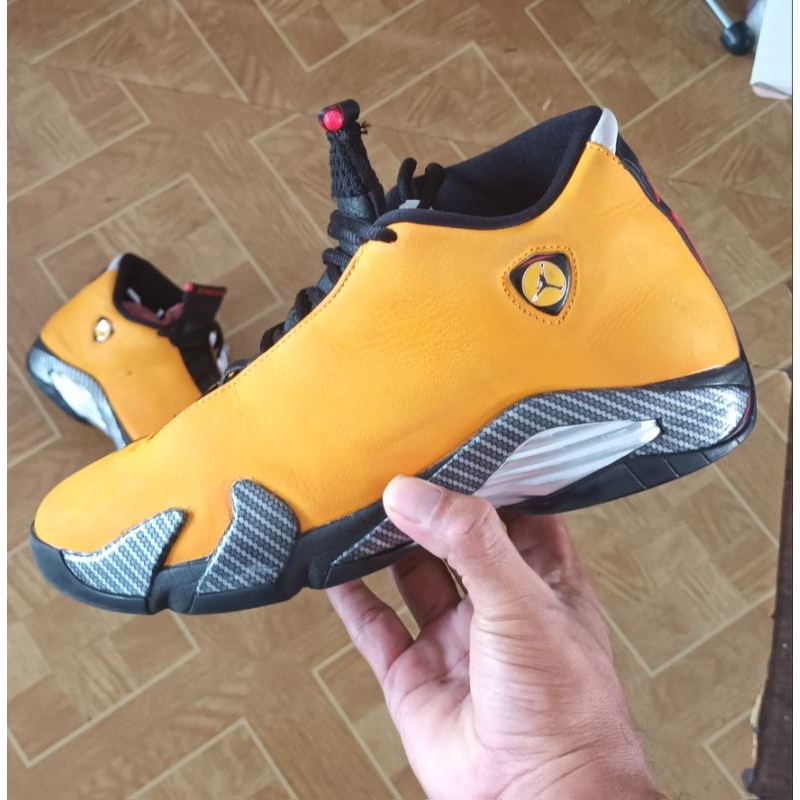 Jordan Retro 14 Ferari size 40,5