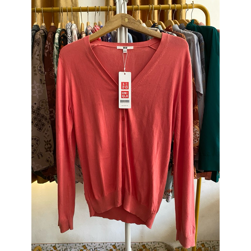 cardigan uniqlo V neck size L