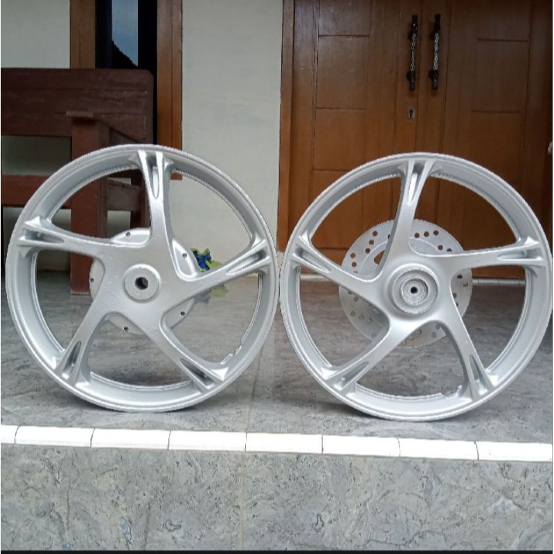 velg silver sepasang yamaha mio sporti/mio smile/mio soul/fino karbu copotan original