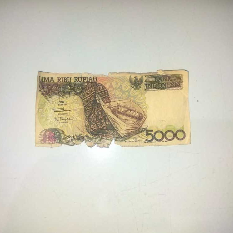 Uang Kertas Lama Kuno Pecahan 5000 Sasando Danau Kelimutu