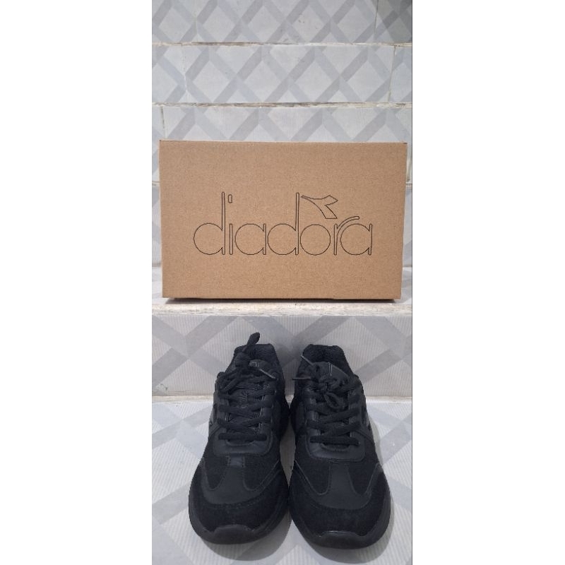Diadora Running Full Black Shoes Sepatu Sekolah Sepatu Kantor Size 37