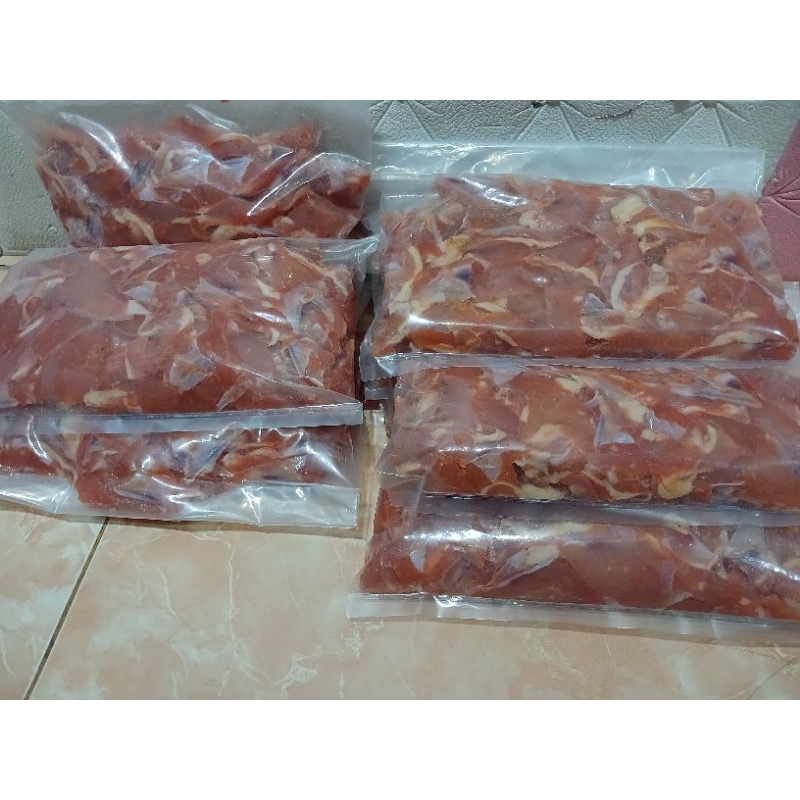 

Ayam fillet ada tulang kecil bagian dada uk 1kilo