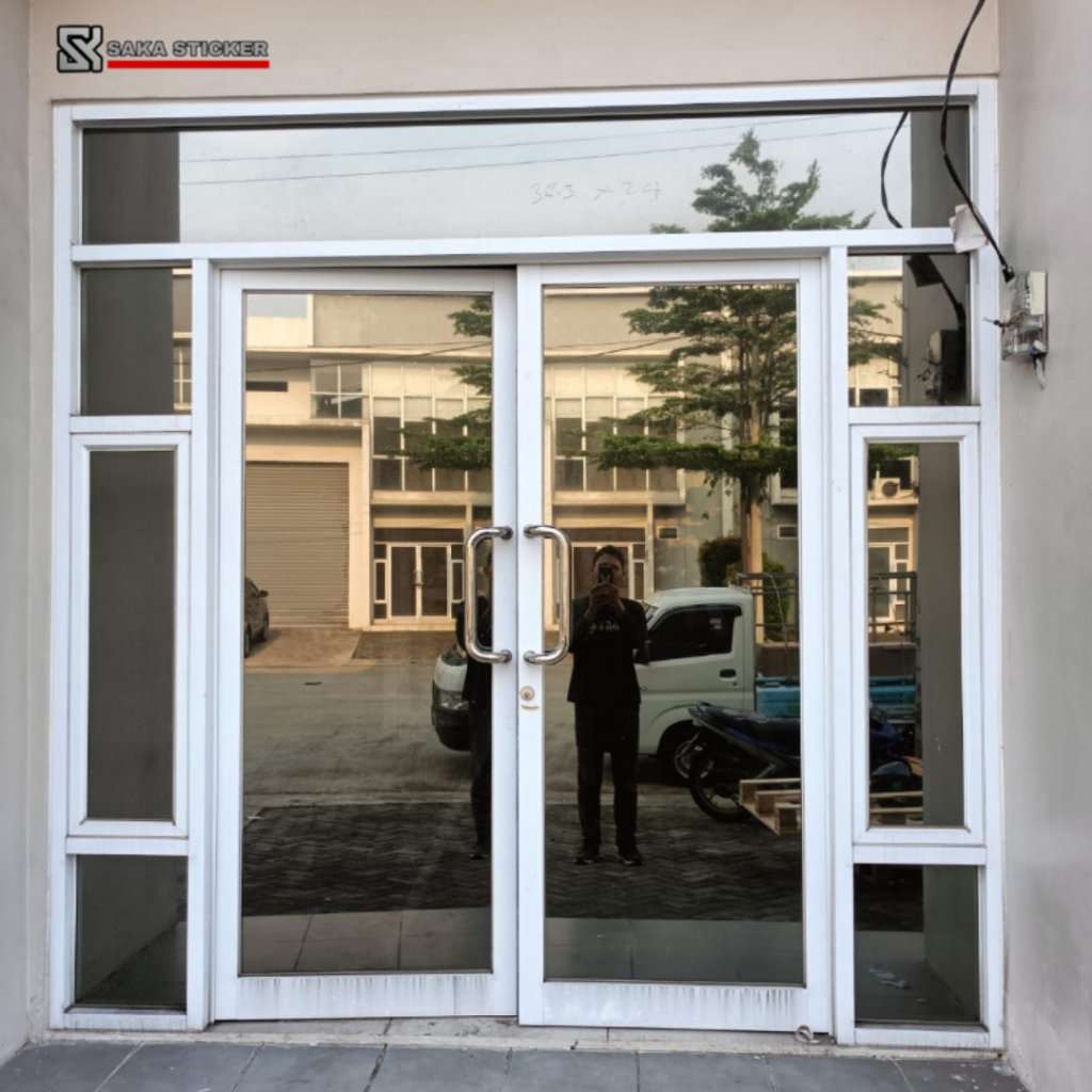 Sticker Kaca Film Jendela Rumah One Way | Stiker Jendela Tidak Tembus Pandang