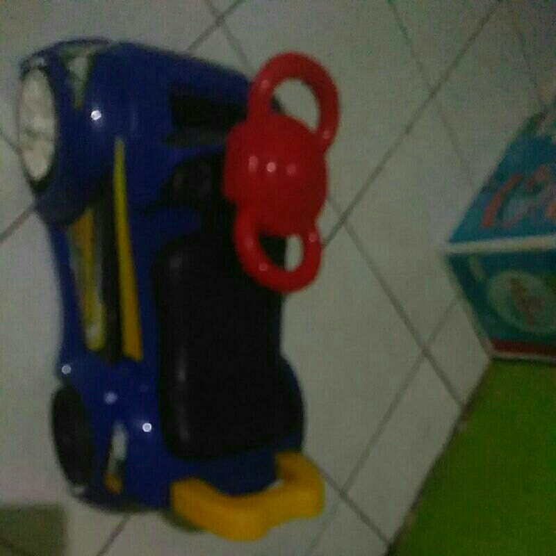 "Mobil mobilan anak kecil"