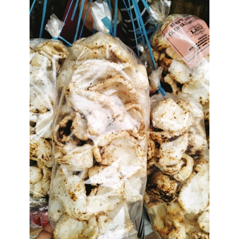 

Krupuk Mlarat bumbu serundreng Sanggrai aromanya wangi rasanya enak Teksturnya Renyah.