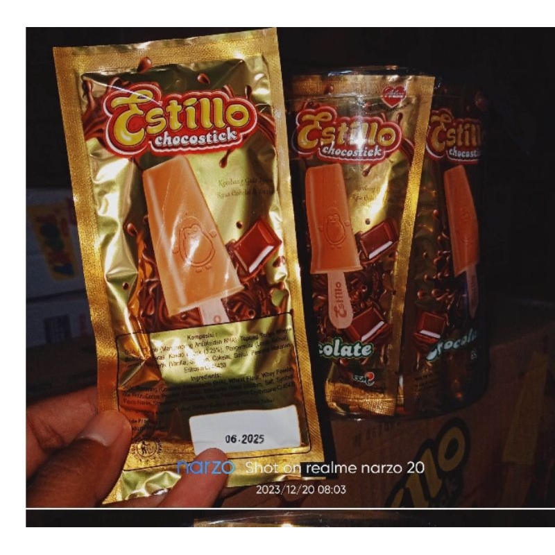 

COKLAT ES TILLOW BENTUK ES CREAM ISI 20 PCS