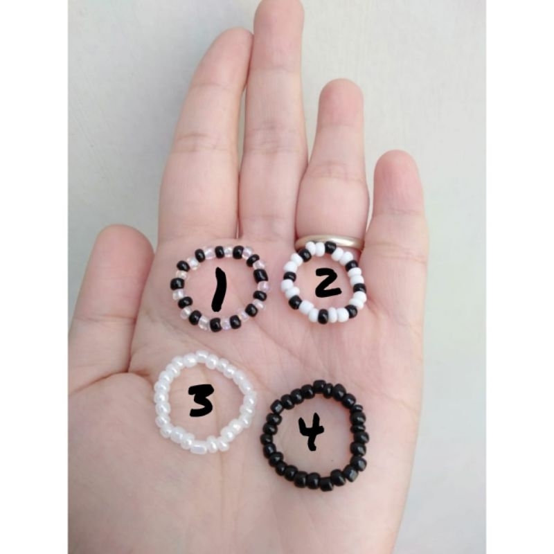 Cincin manik manik monochrome | cincin manik hitam putih | cincin manik hitam putih monokrom