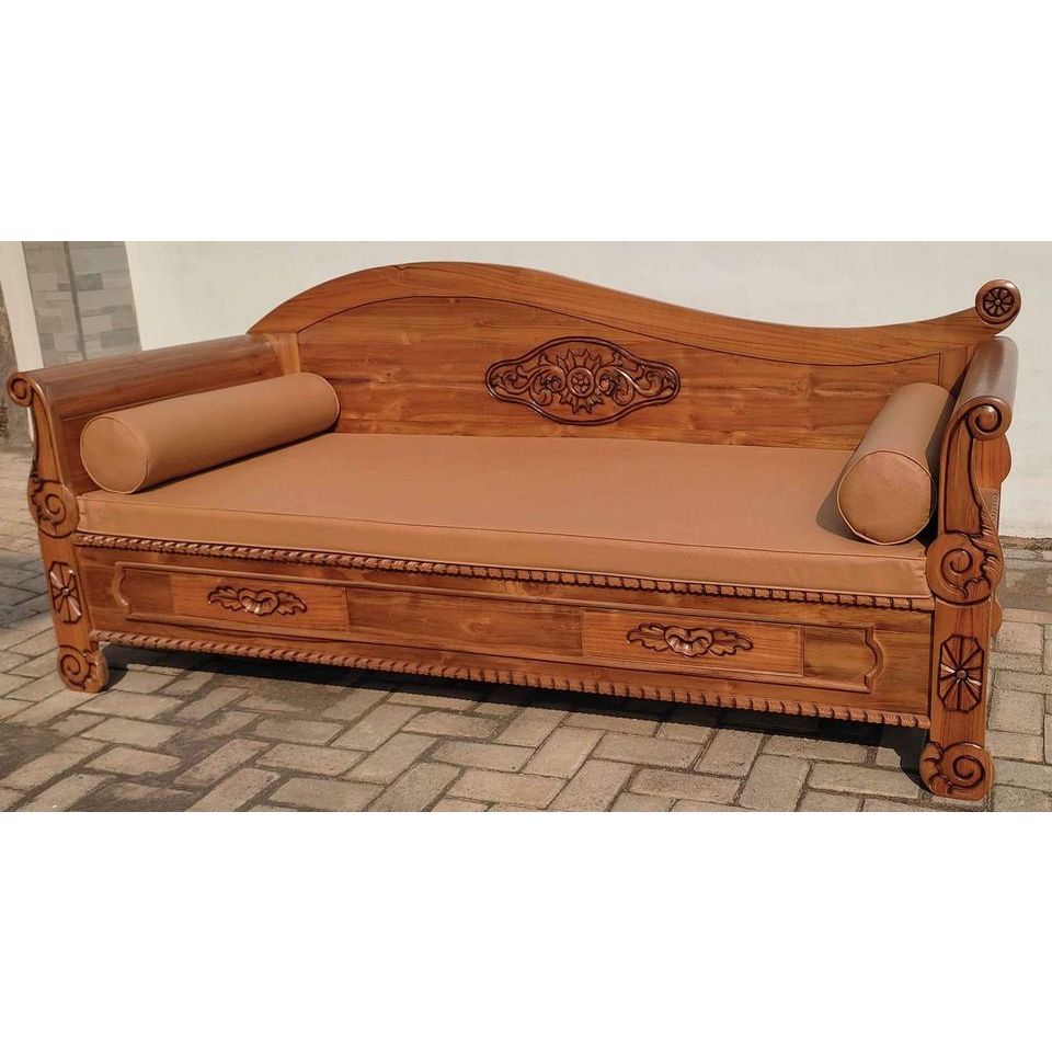 Bale Bale Model Lengkung Ukiran Kayu Jati Solid. Bangku Bale Bale Jati Solid