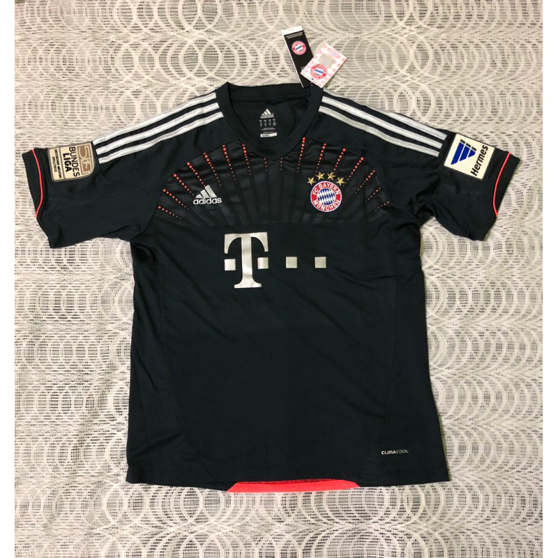 Jersey Bola Retro Bayern Munchen 3rd 2012/2013 - Nameset : Muller - 25 : GO BNWT
