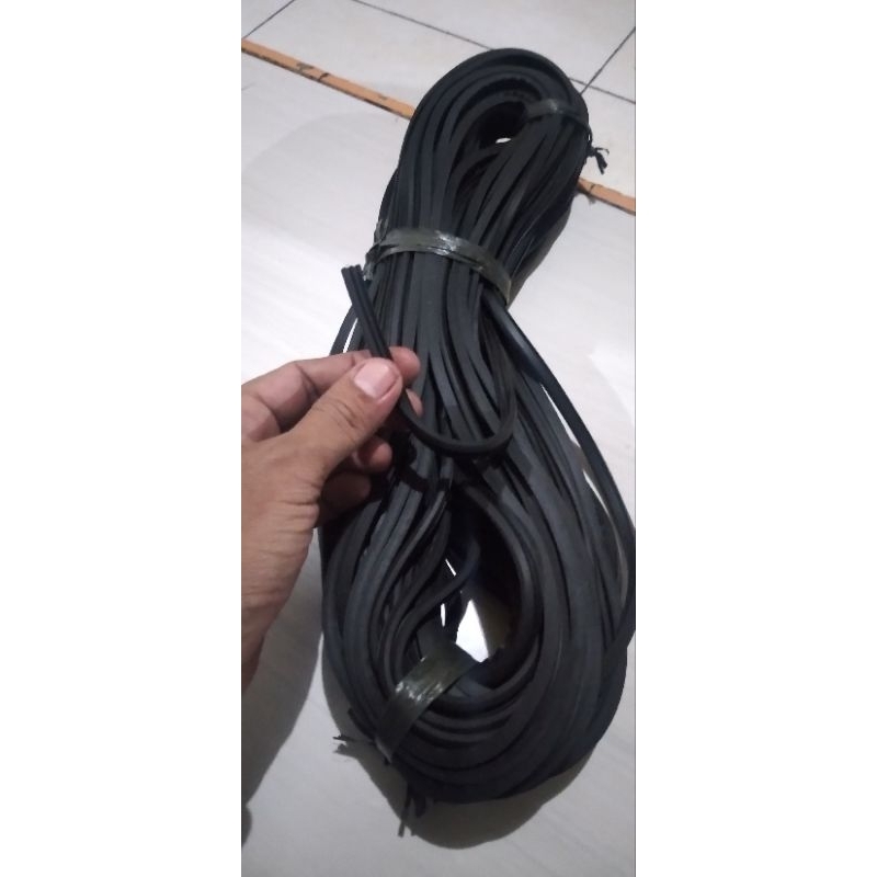 karet lis kaca karet etalase,karet rak piring aluminium...056(panjang 30m)