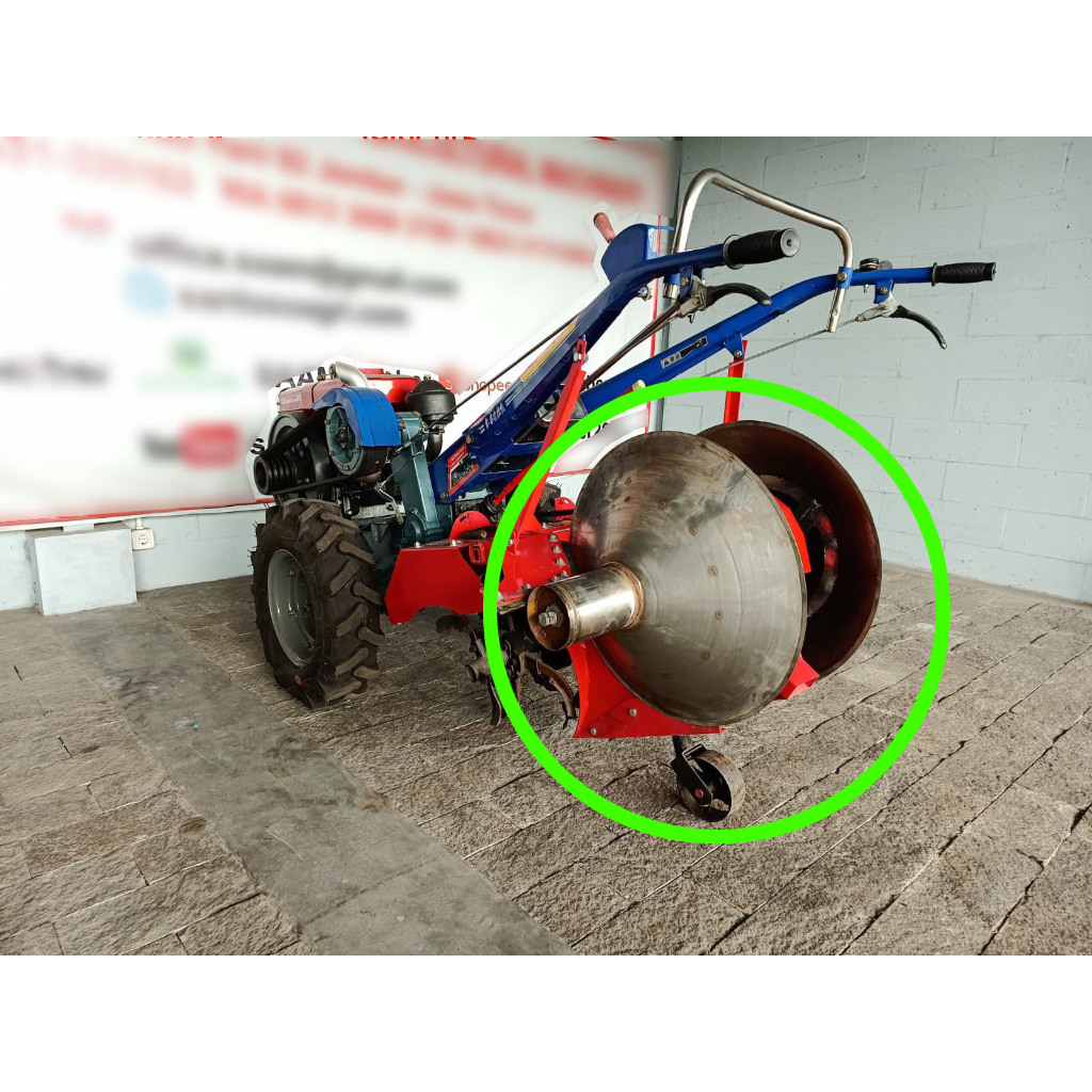 STRAWBERRY RIDGER - IMPLEMEN PEMBUAT PARIT DAN GULUDAN UNTUK TRAKTOR / TRACTOR TIPE SAAM DF151 - AME