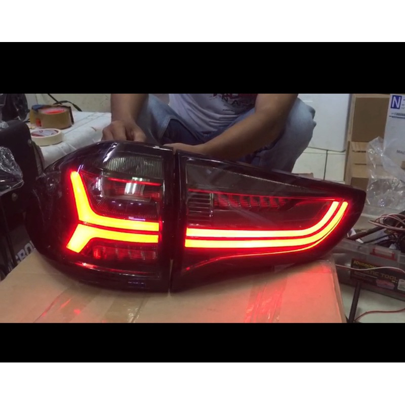 Stoplamp Mitsubishi Pajero 2009-2015 YZ Lambo Style
