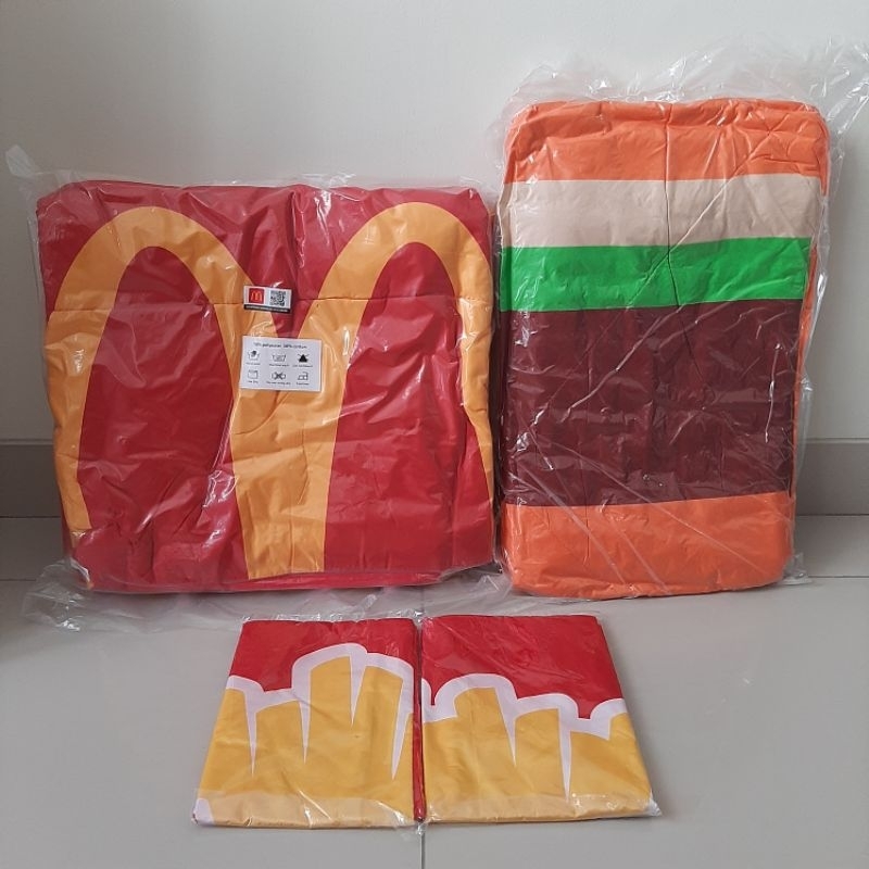 sarung bantal Mcd merchandise sarung bantal mcd kaos kaki burger mcd kaos kaki kentang mcd merchandi