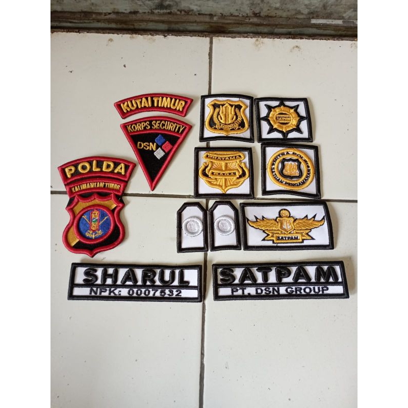 fullset atribut satpam bordir timbul plus nama dasar putih