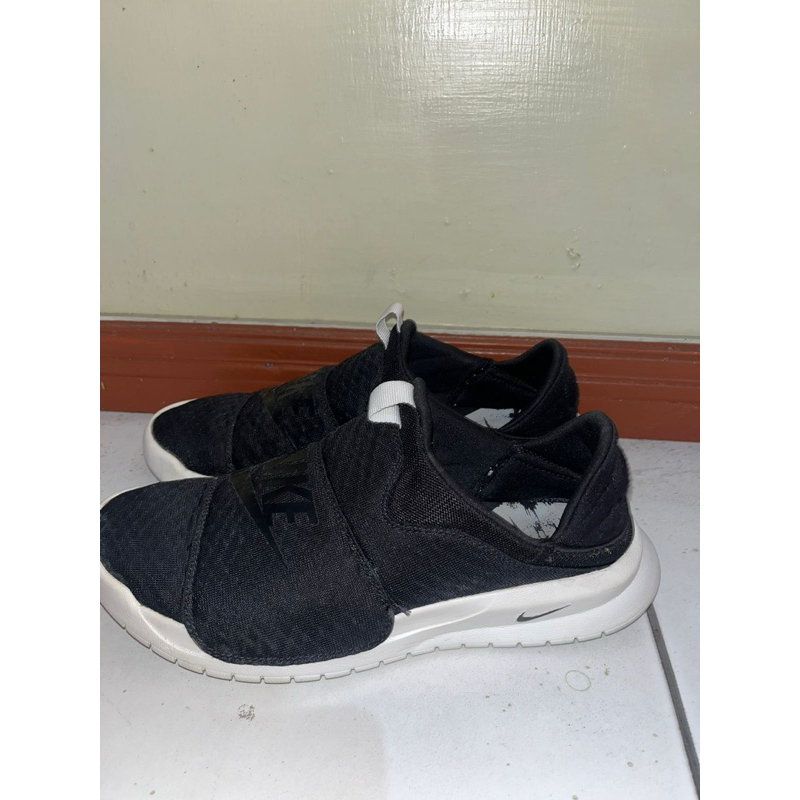 nike slip on pria uk 42 original 100%