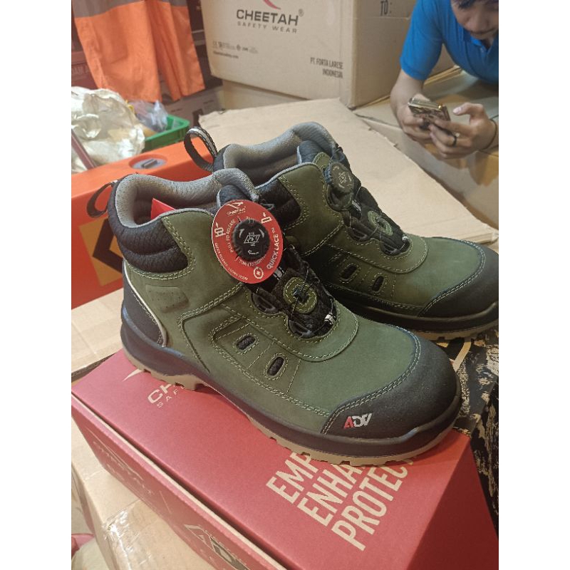 Sepatu Safety Cheetah Jubatus Fores