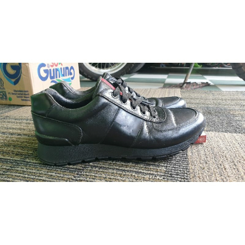 Sepatu Prada Sport full hitam size 40