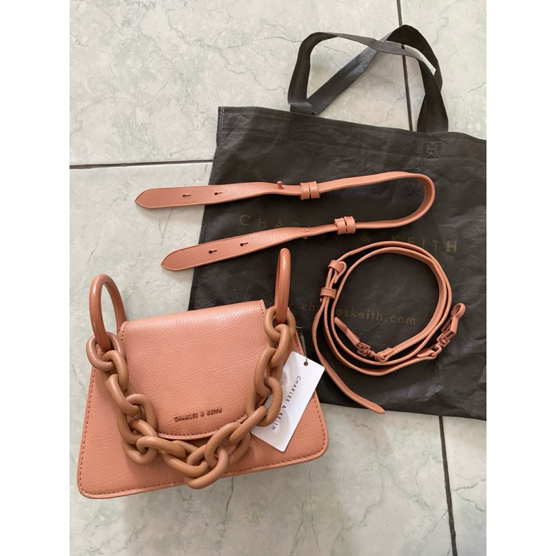 PRELOVED TAS CHUNKY CHAIN CHARLES AND KEITH KW