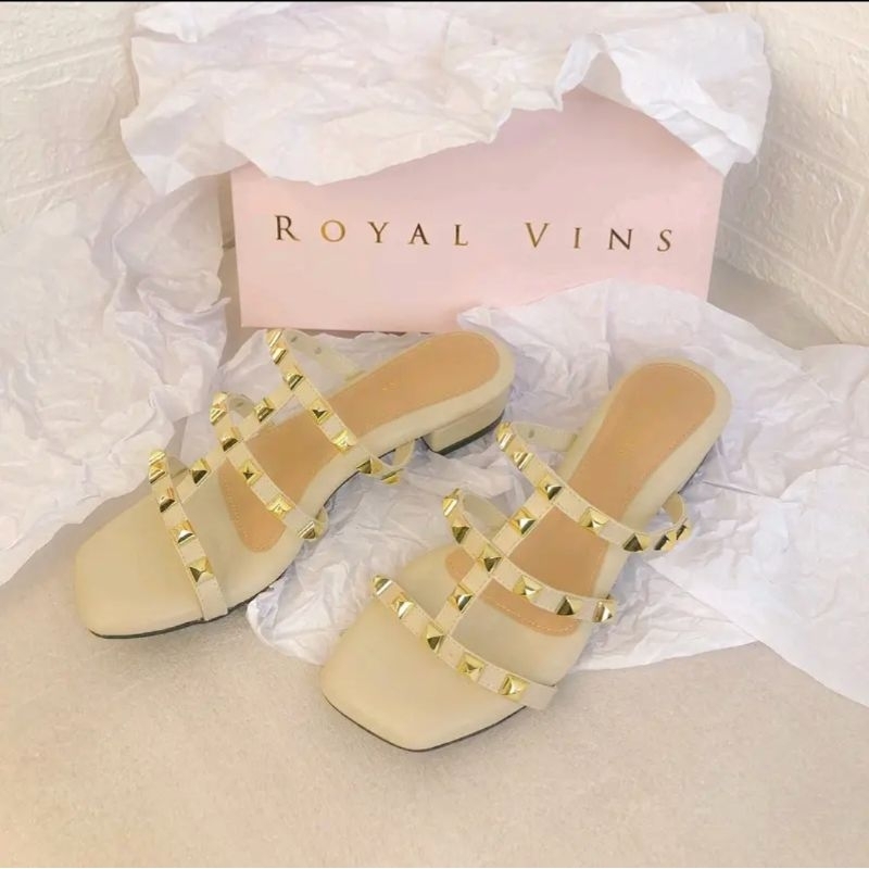 Sandal wanita Casual motif pyramid