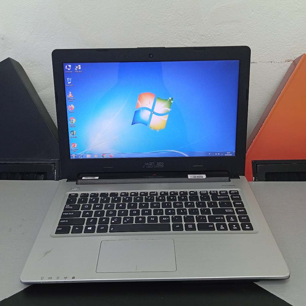 Laptop Asus K46CA Intel i3 gen 3 Ram 4GB DDR3 Harddisk 500GB 14 inci HD DVD RW Windows 7 Ultimate Or
