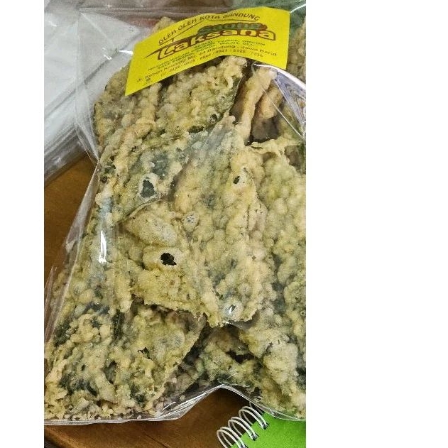 

kripik bayam. berat 200 gram. berat setelah di kemas 250 gram