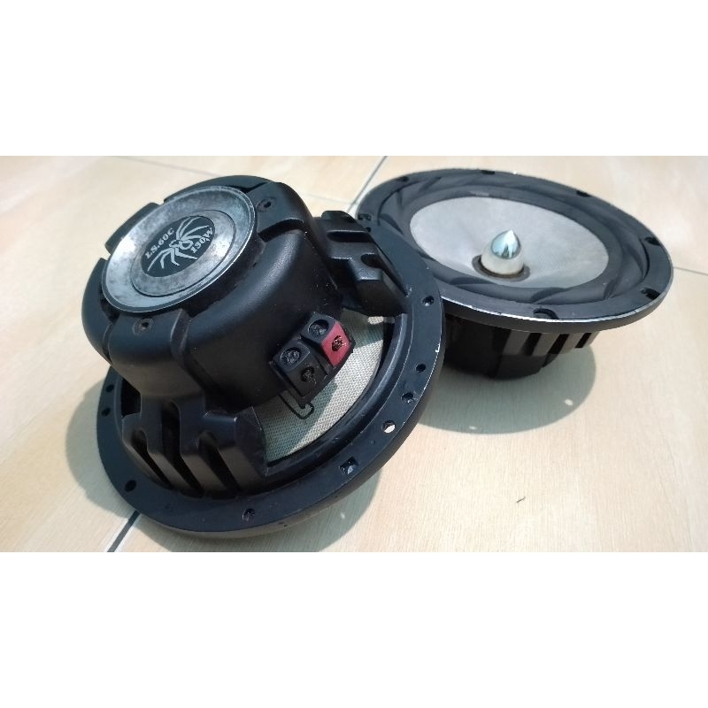 midbass SOUNDSTREAM tarantula