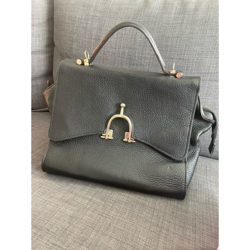 THE VAN SLING BAG KULIT ASLI -PL GOOD CONDITION