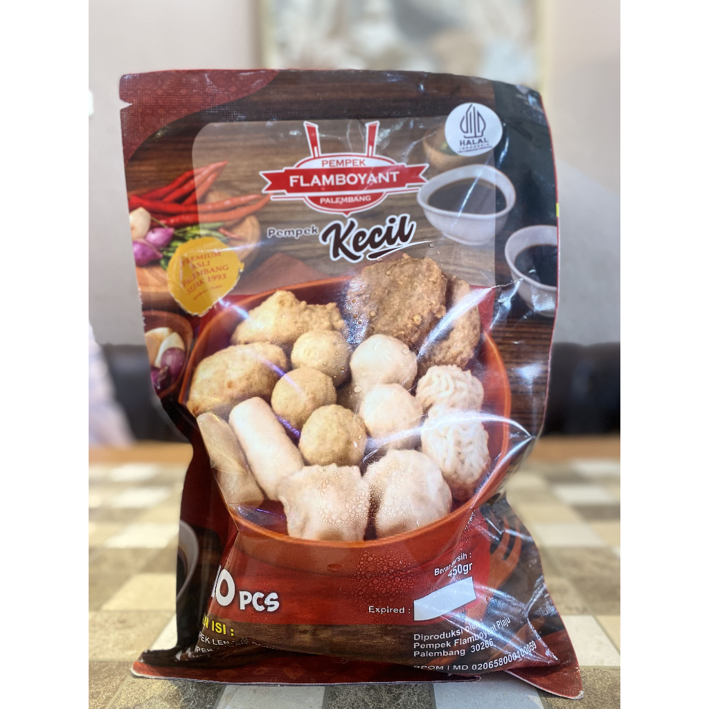 

Paket Pempek Kecil 40Pcs Campur + Cuko Pedas - Pempek Flamboyant - Asli Khas dari Palembang