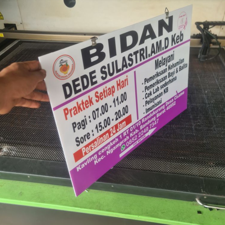 

Model Update Plang Nama Praktek Bidan Dokter Acrylic Ukuran 4 x6cm