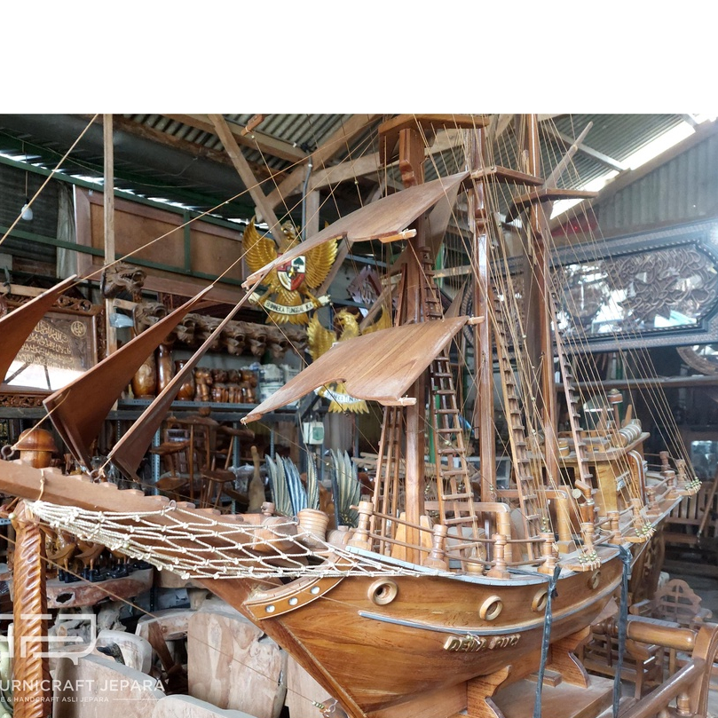 Miniatur Kapal Phinisi Dewa Ruci Kayu Jati 130cm