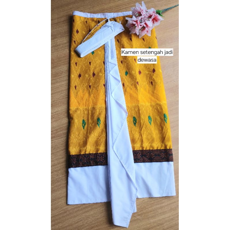 Kamen setengah jadi pakaian adat Bali pria